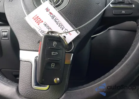 2018 Volkswagen Tiguan Limited 2.0T z USA, uszkodzony, nr VIN WVGAV7AX8JK003868